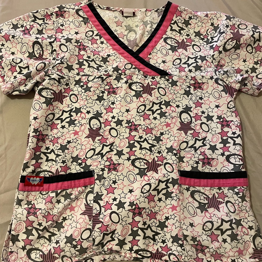 Colorful Star Print Scrub Top